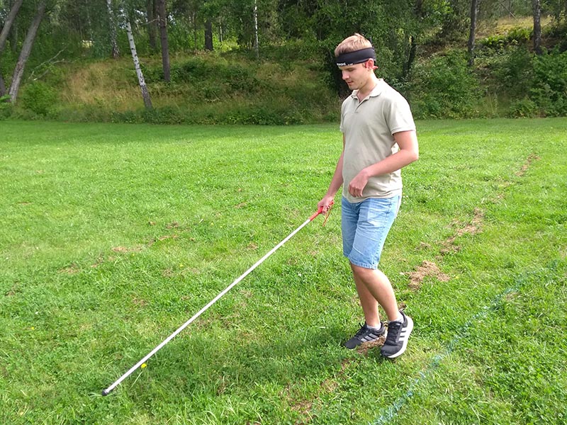 Blind person excersising without companion through an audio-based digital guidance system